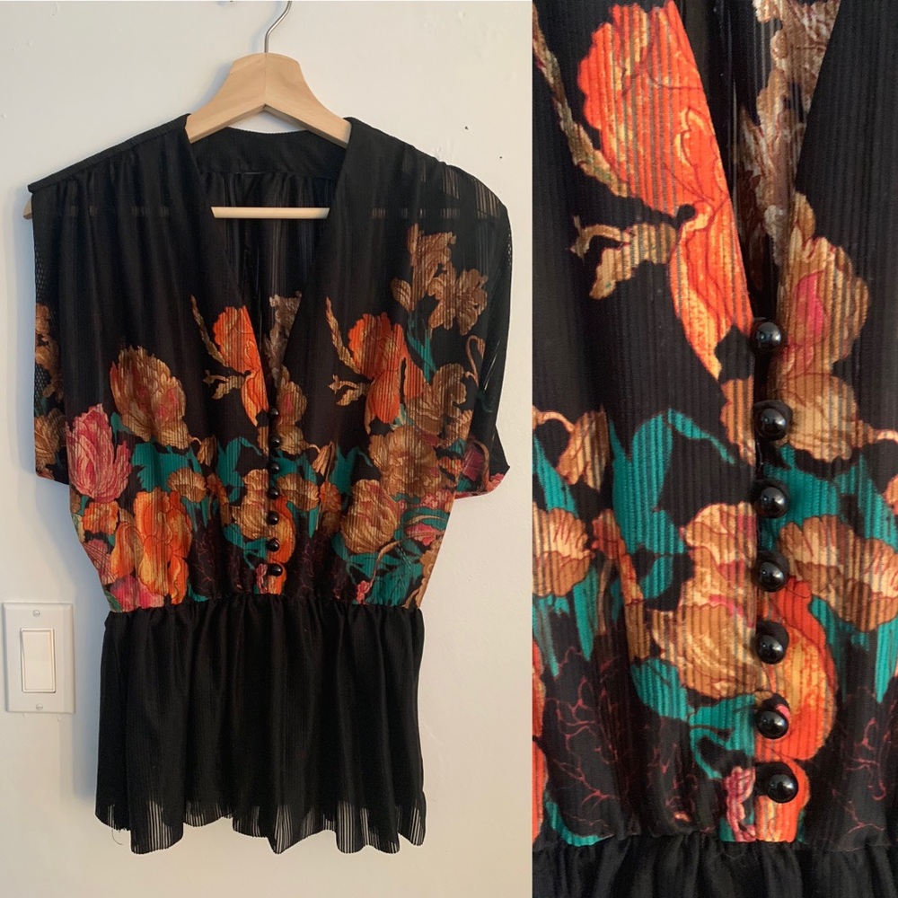 Vintage floral peplum blouse with buttons